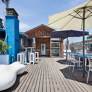 https://azul-barcelona.catalonia-hotels.com